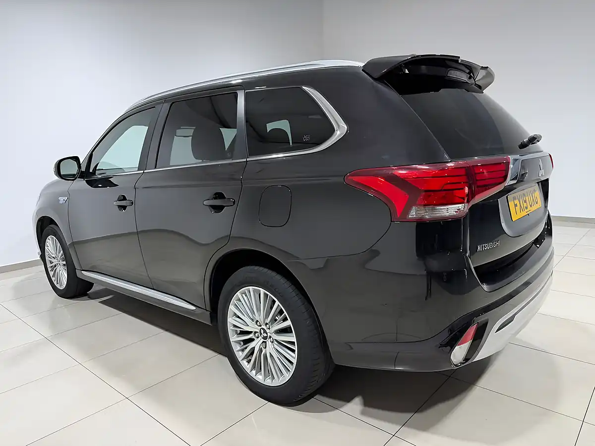 Used 2019 Mitsubishi Outlander Amethyst Black - Interior and Exterior details 8