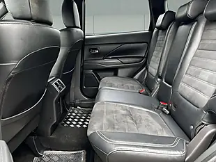 Used 2019 Mitsubishi Outlander Black Black - Interior and Exterior details 17