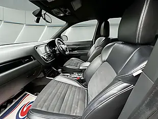 Used 2019 Mitsubishi Outlander Black Black - Interior and Exterior details 18