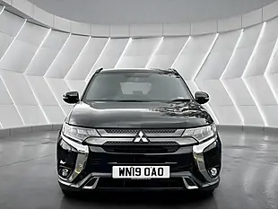 Used 2019 Mitsubishi Outlander Black Black - Interior and Exterior details 4