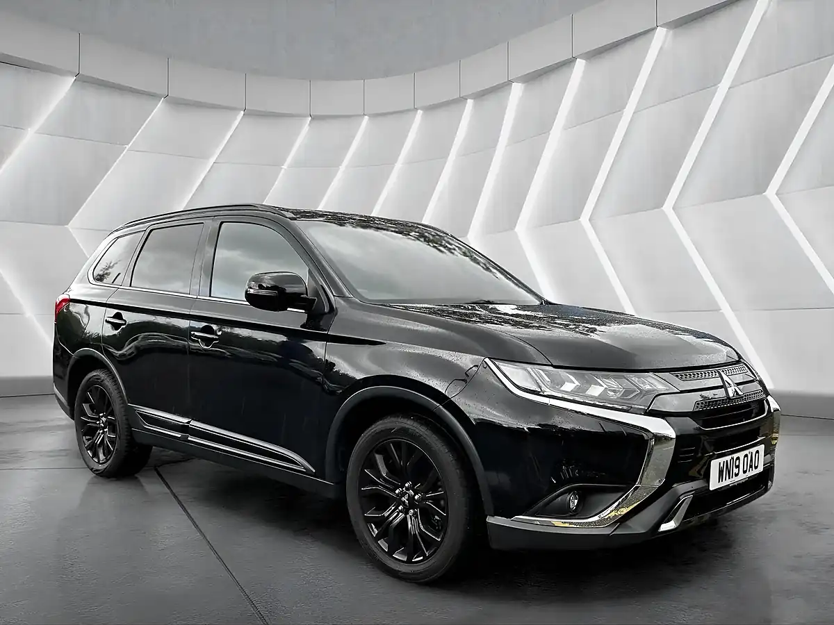 Used 2019 Mitsubishi Outlander Black Black - Interior and Exterior details 5