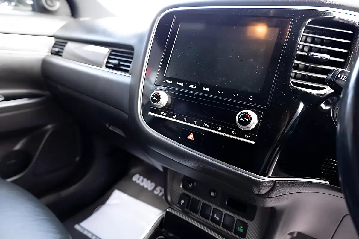 Used 2019 Mitsubishi Outlander Dynamic Safety Black - Interior and Exterior details 13