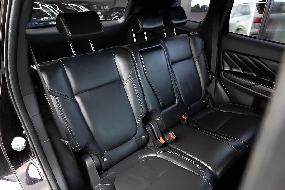 Used 2019 Mitsubishi Outlander Dynamic Safety Black - Interior and Exterior details 14