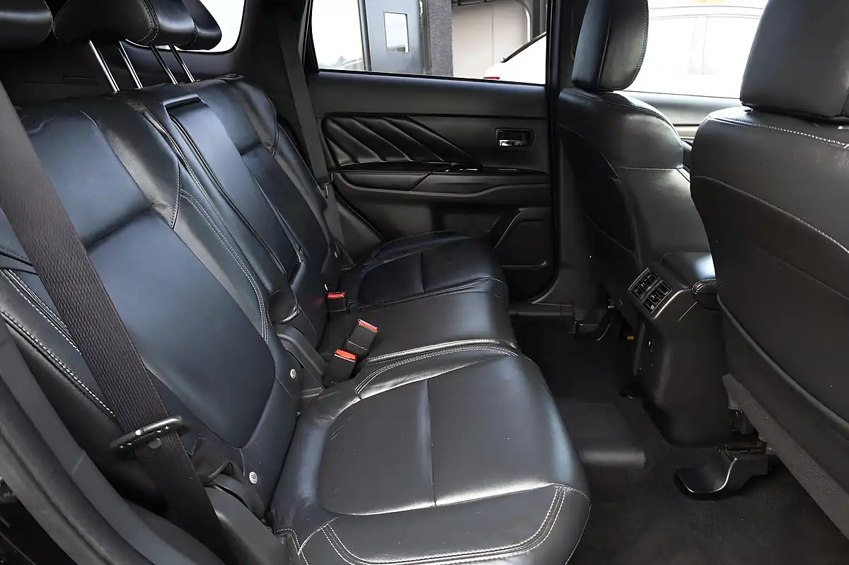 Used 2019 Mitsubishi Outlander Dynamic Safety Black - Interior and Exterior details 15