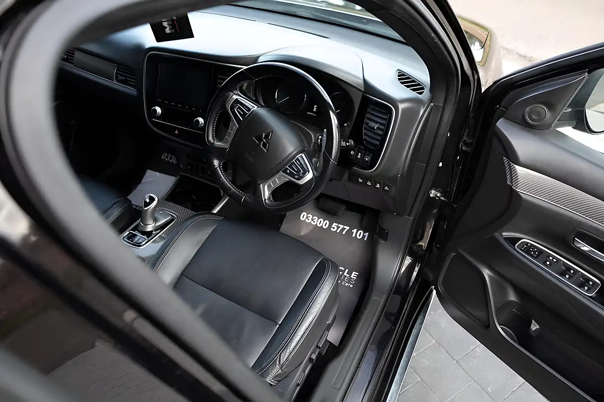 Used 2019 Mitsubishi Outlander Dynamic Safety Black - Interior and Exterior details 9