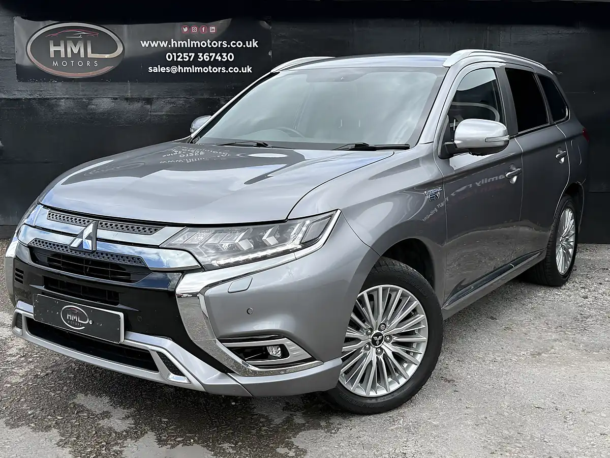 Used 2019 Mitsubishi Outlander Grey - Front View