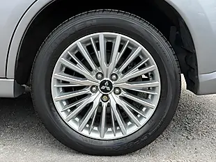 Used 2019 Mitsubishi Outlander Grey - Interior and Exterior details 10