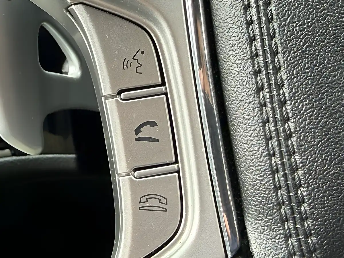 Used 2019 Mitsubishi Outlander Grey - Interior and Exterior details 14