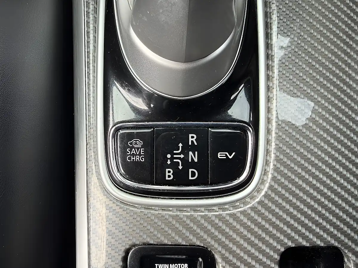 Used 2019 Mitsubishi Outlander Grey - Interior and Exterior details 19