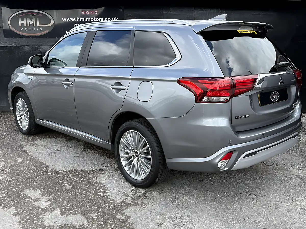 Used 2019 Mitsubishi Outlander Grey - Interior and Exterior details 4