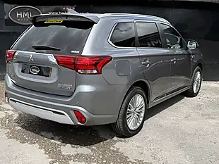Used 2019 Mitsubishi Outlander Grey - Interior and Exterior details 7