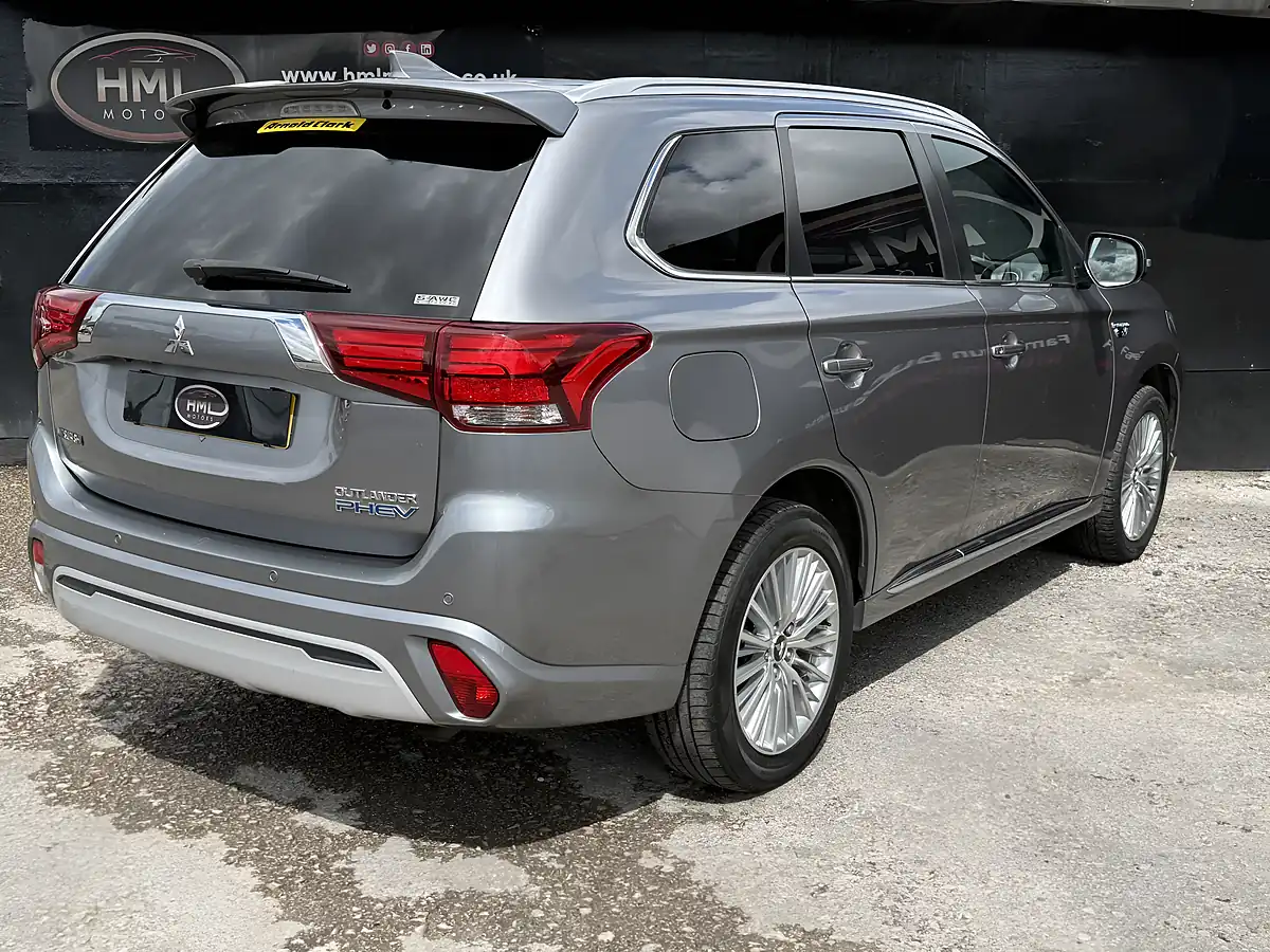 Used 2019 Mitsubishi Outlander Grey - Interior and Exterior details 7