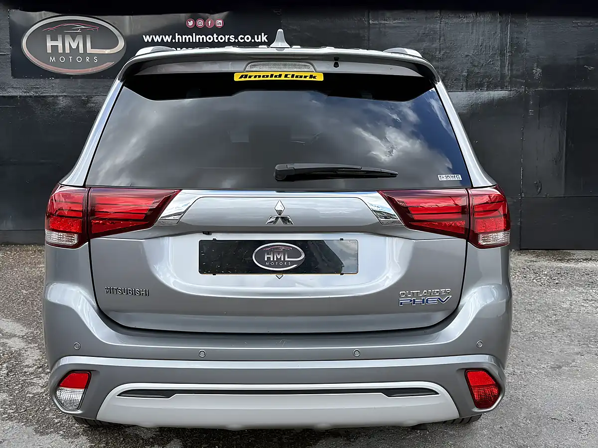 Used 2019 Mitsubishi Outlander Grey - Interior and Exterior details 8