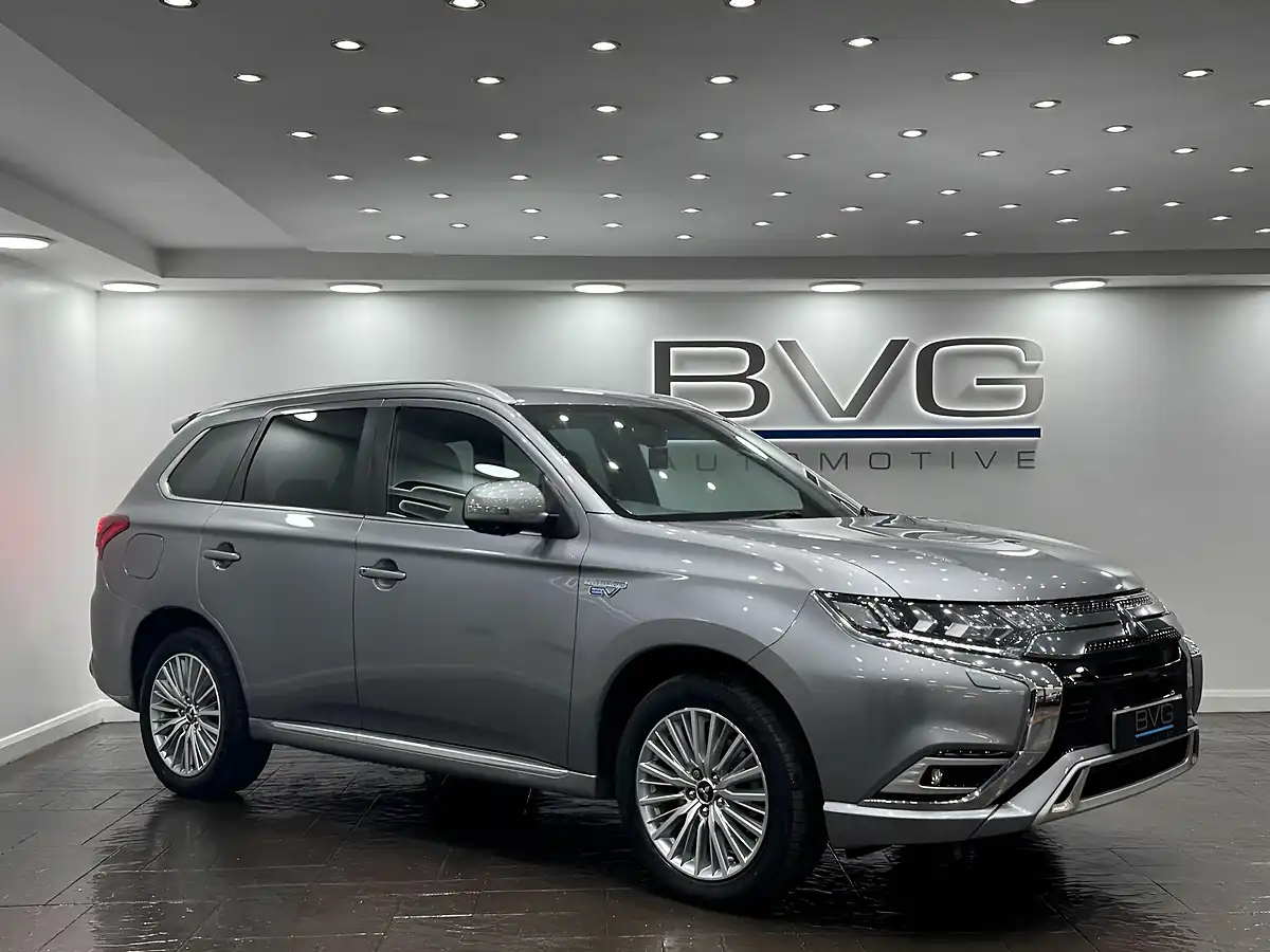 Used 2019 Mitsubishi Outlander Grey - Front View