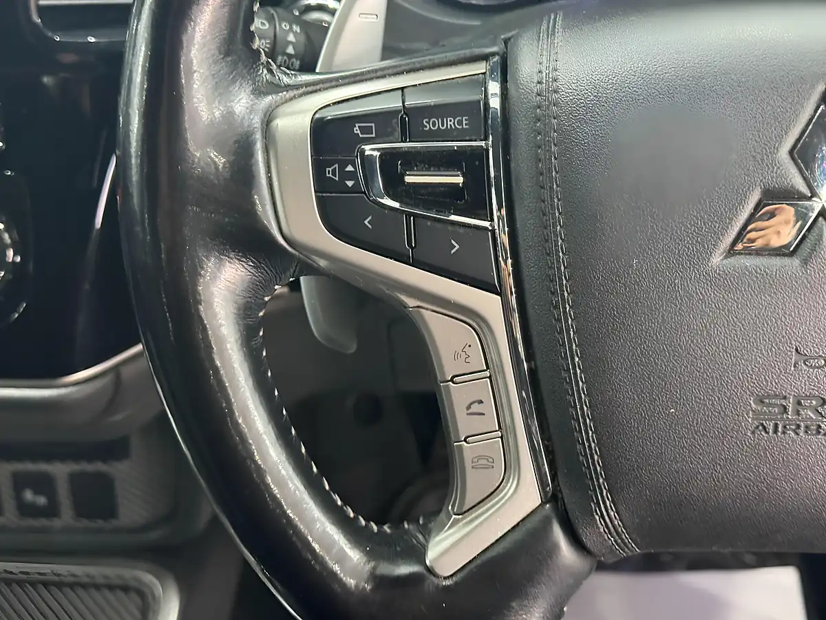 Used 2019 Mitsubishi Outlander Grey - Interior and Exterior details 14