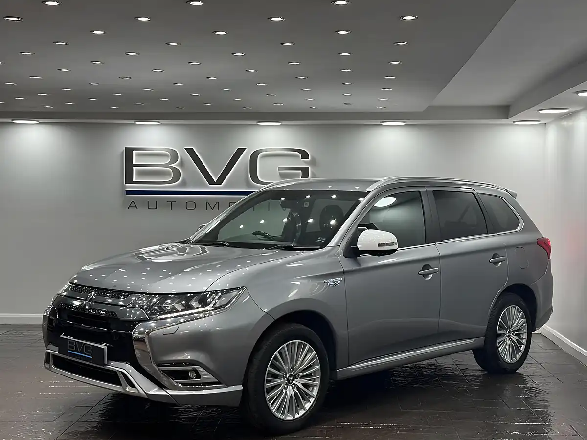 Used 2019 Mitsubishi Outlander Grey - Interior and Exterior details 5