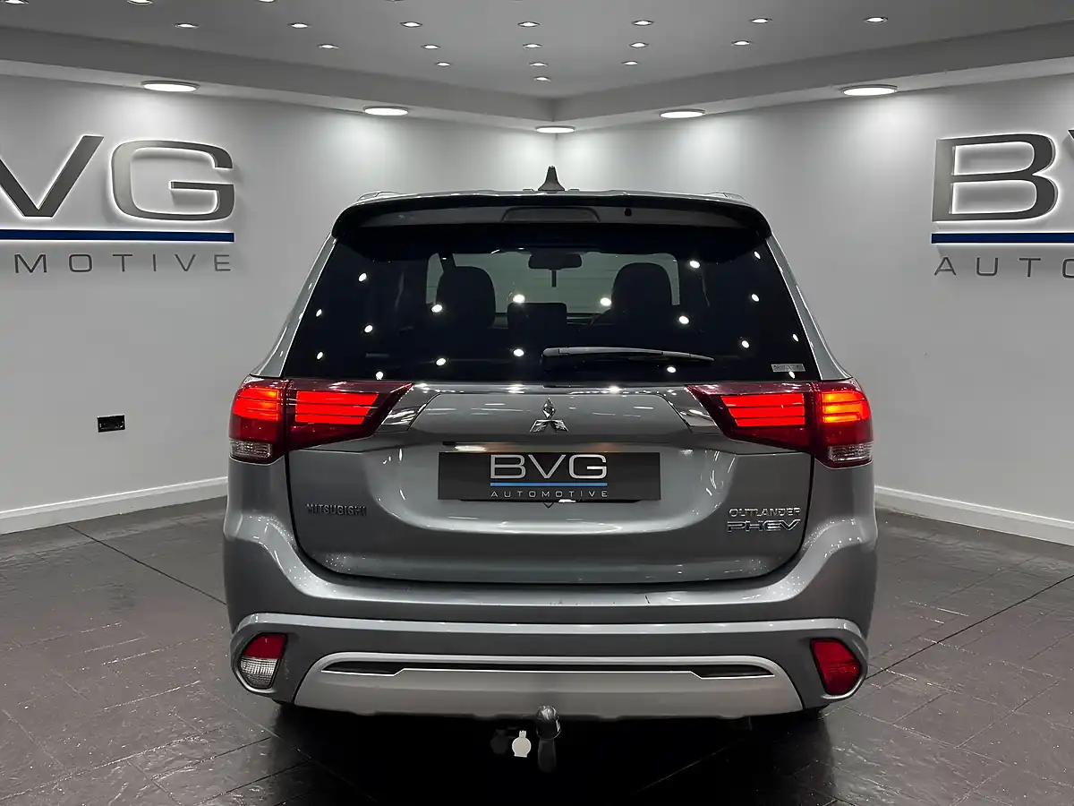 Used 2019 Mitsubishi Outlander Grey - Interior and Exterior details 8