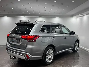 Used 2019 Mitsubishi Outlander Grey - Interior and Exterior details 9