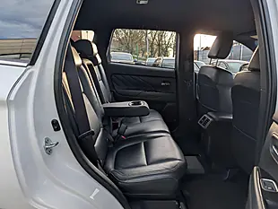Used 2019 Mitsubishi Outlander - Interior and Exterior details 14