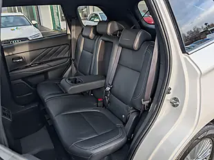 Used 2019 Mitsubishi Outlander - Interior and Exterior details 16