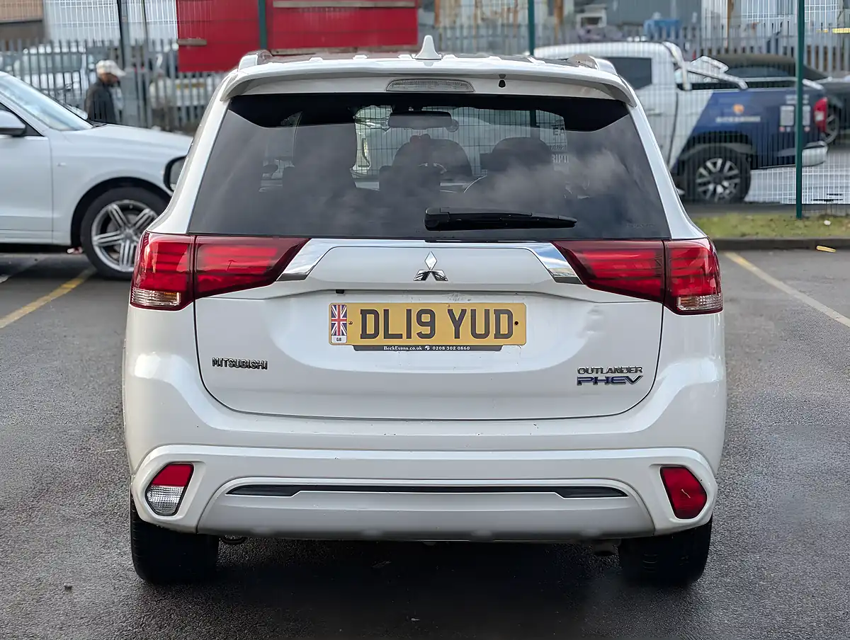 Used 2019 Mitsubishi Outlander - Interior and Exterior details 7