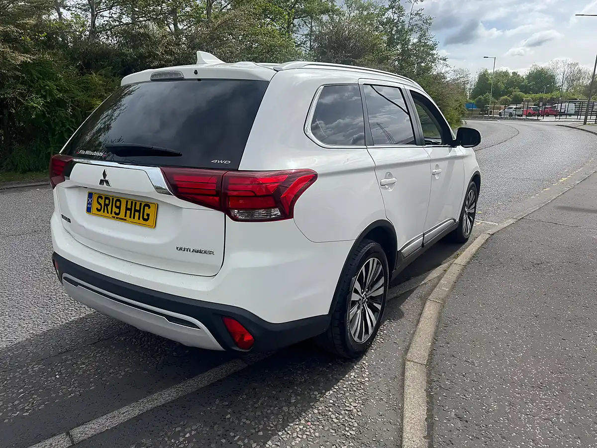 Used 2019 Mitsubishi Outlander Juro White - Interior and Exterior details 10