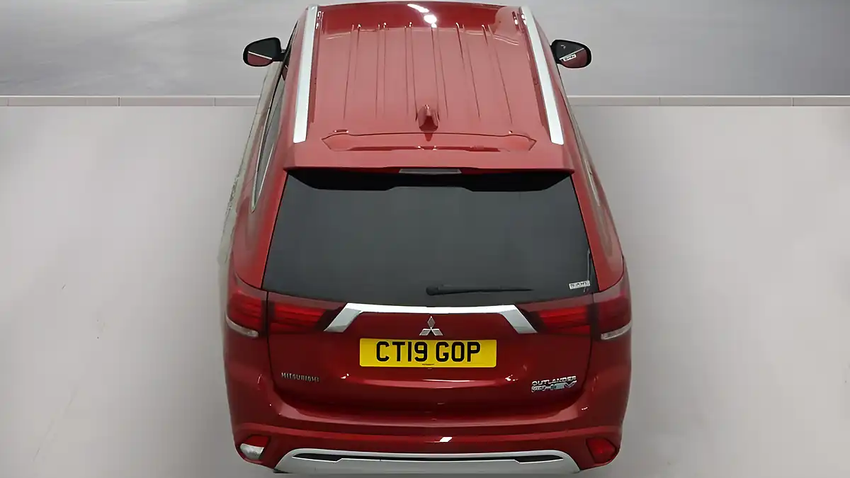 Used 2019 Mitsubishi Outlander Red - Interior and Exterior details 13