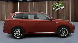 Used 2019 Mitsubishi Outlander Red - Interior and Exterior details 3
