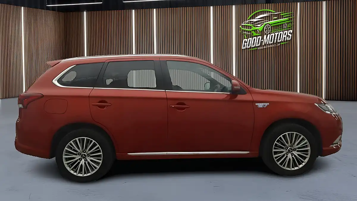 Used 2019 Mitsubishi Outlander Red - Interior and Exterior details 3