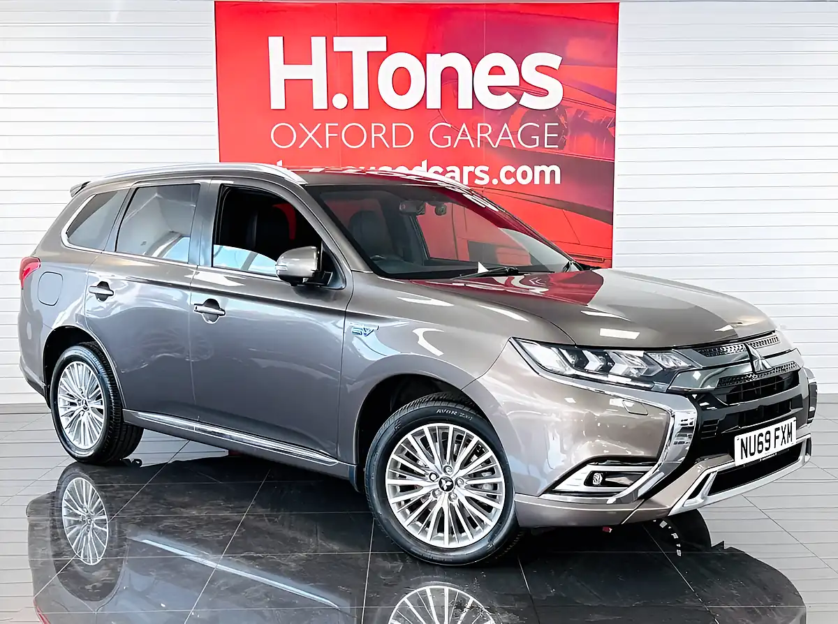 Used 2019 Mitsubishi Outlander Twinmotor Brown - Front View