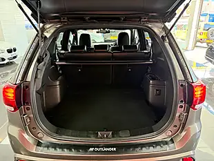 Used 2019 Mitsubishi Outlander Twinmotor Brown - Interior and Exterior details 11
