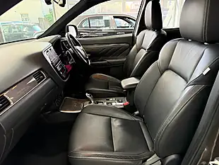 Used 2019 Mitsubishi Outlander Twinmotor Brown - Interior and Exterior details 16