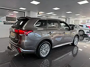 Used 2019 Mitsubishi Outlander Twinmotor Brown - Interior and Exterior details 2