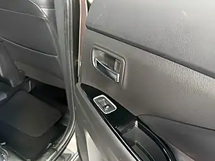 Used 2019 Mitsubishi Outlander Twinmotor Brown - Interior and Exterior details 7
