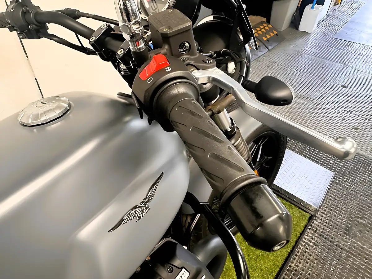 Used 2019 Moto Guzzi V7 Iii Stone Stone Grey - Interior and Exterior details 12