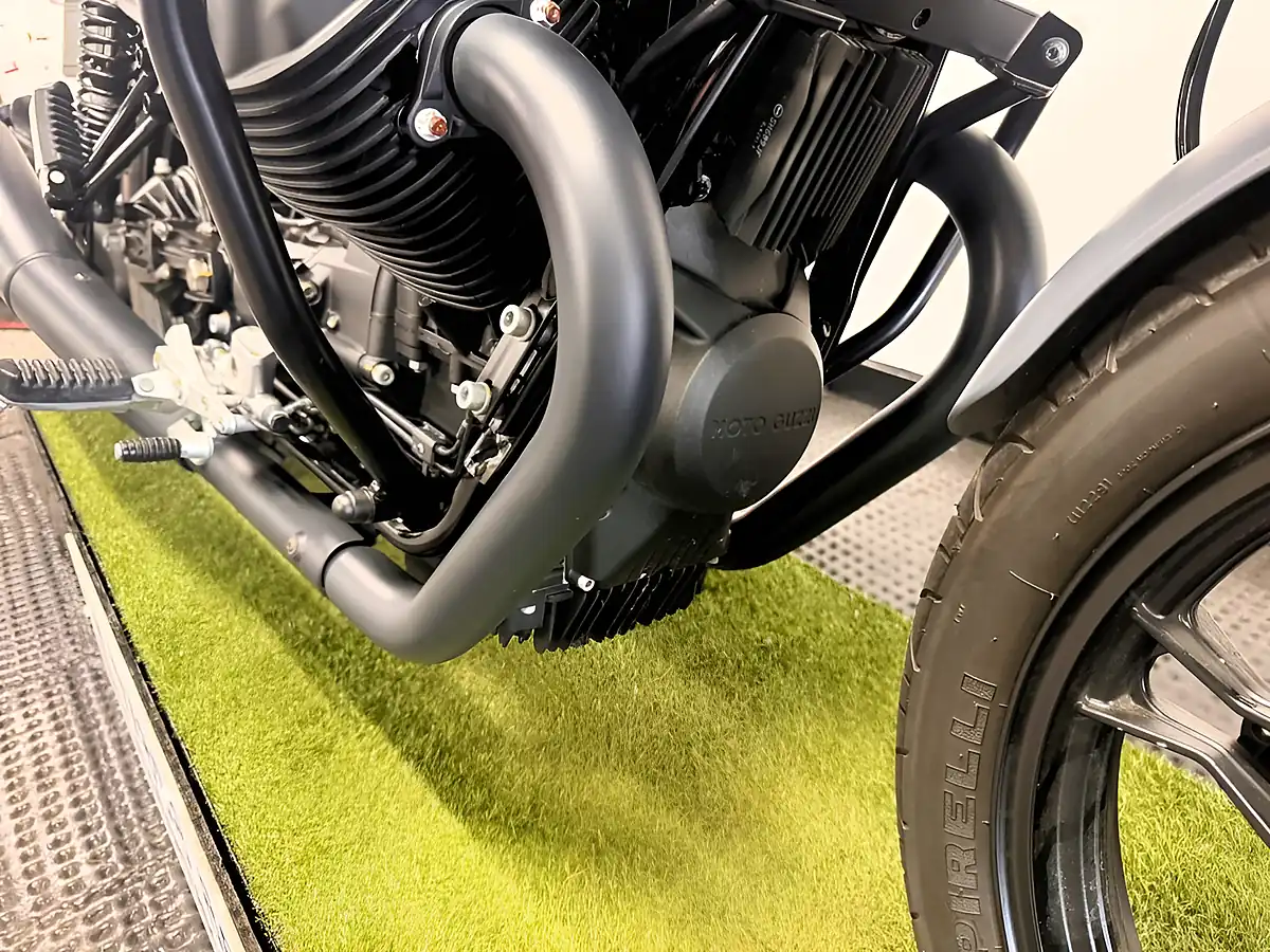 Used 2019 Moto Guzzi V7 Iii Stone Stone Grey - Interior and Exterior details 16