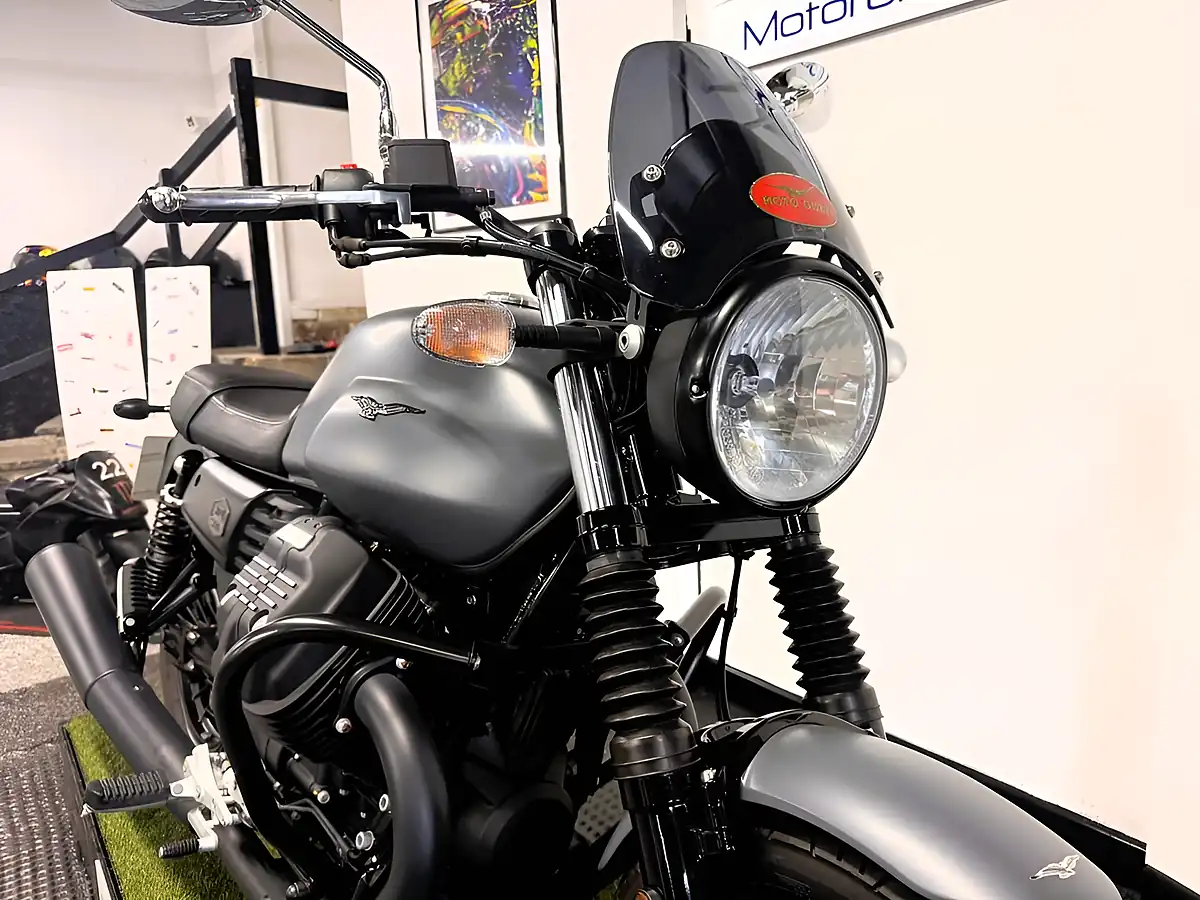 Used 2019 Moto Guzzi V7 Iii Stone Stone Grey - Interior and Exterior details 19