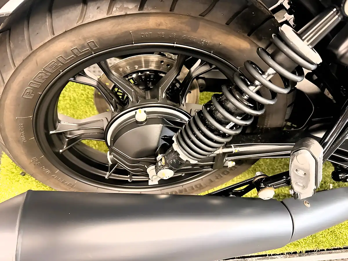 Used 2019 Moto Guzzi V7 Iii Stone Stone Grey - Interior and Exterior details 5