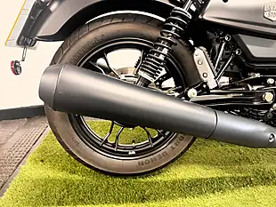 Used 2019 Moto Guzzi V7 Iii Stone Stone Grey - Interior and Exterior details 6