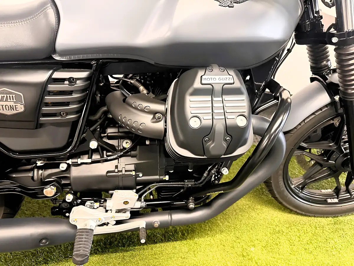 Used 2019 Moto Guzzi V7 Iii Stone Stone Grey - Interior and Exterior details 9