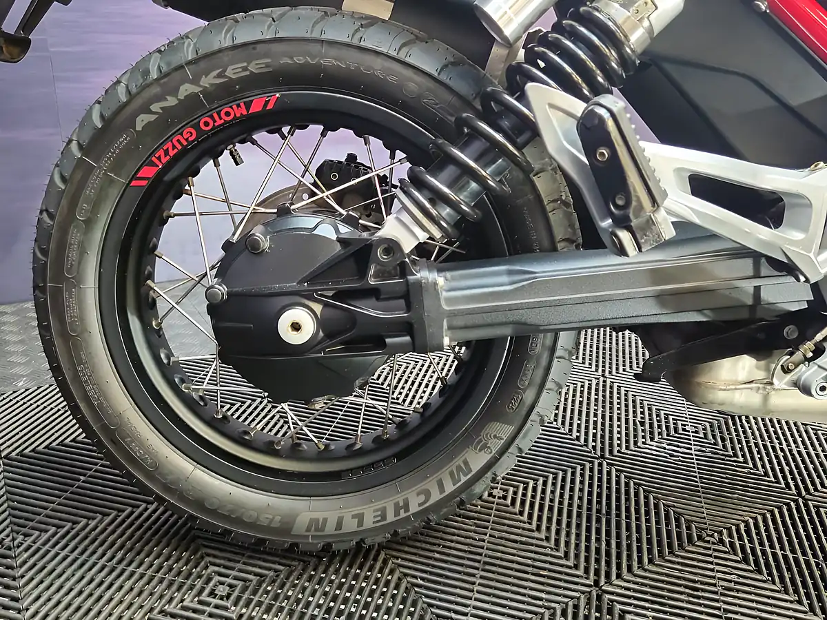 Used 2019 Moto Guzzi V85 Tt Yellow - Interior and Exterior details 10