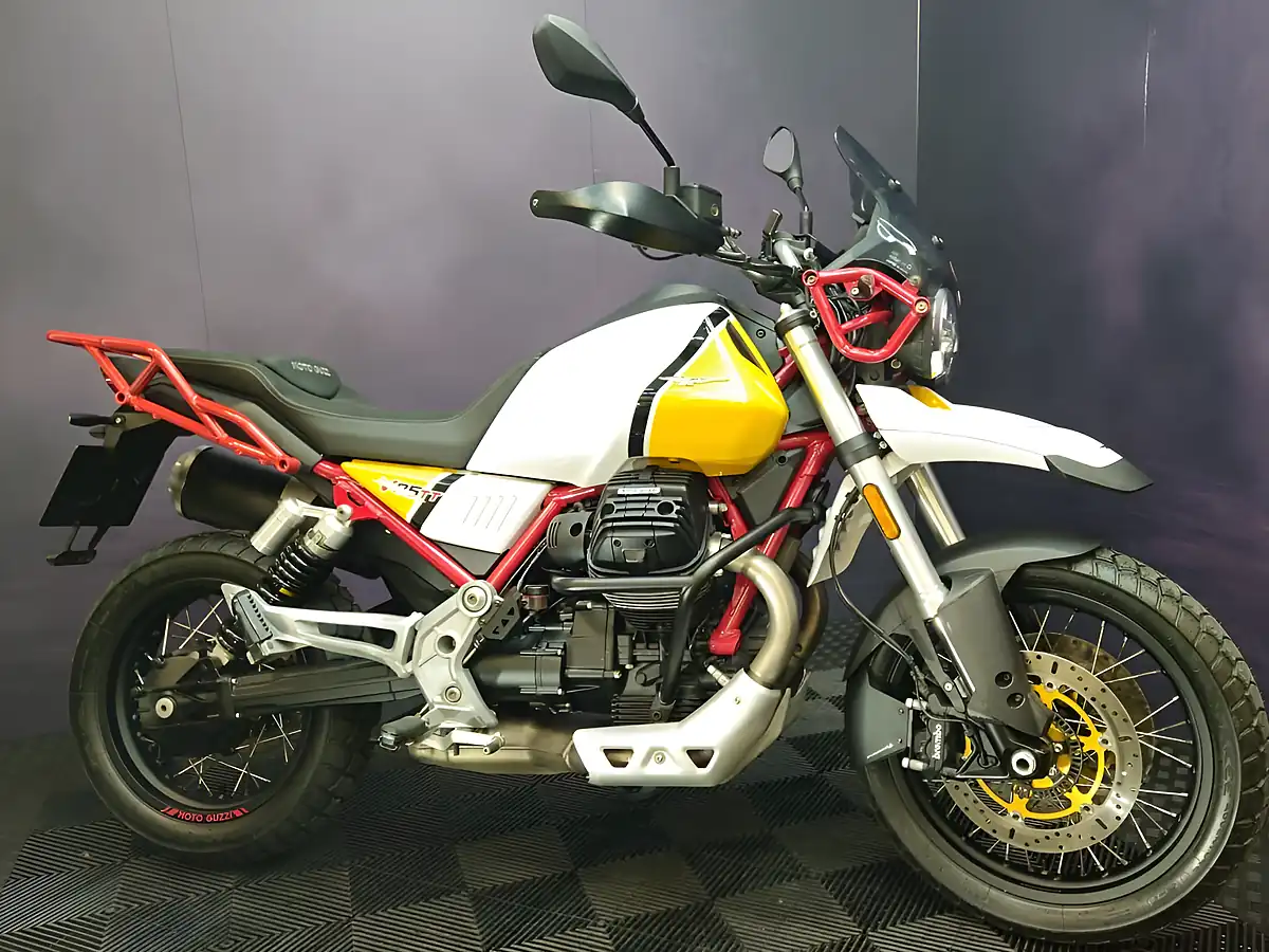 Used 2019 Moto Guzzi V85 Tt Yellow - Interior and Exterior details 2