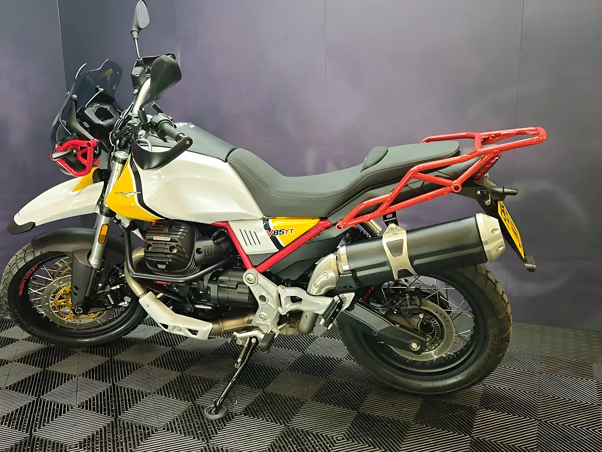 Used 2019 Moto Guzzi V85 Tt Yellow - Interior and Exterior details 5
