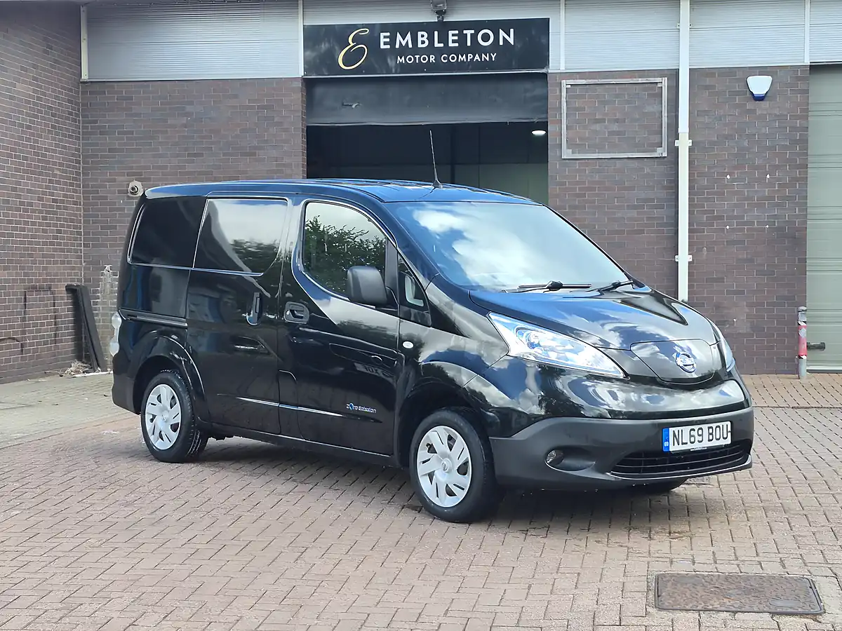 Used 2019 Nissan e-NV200 Acenta Black - Front View