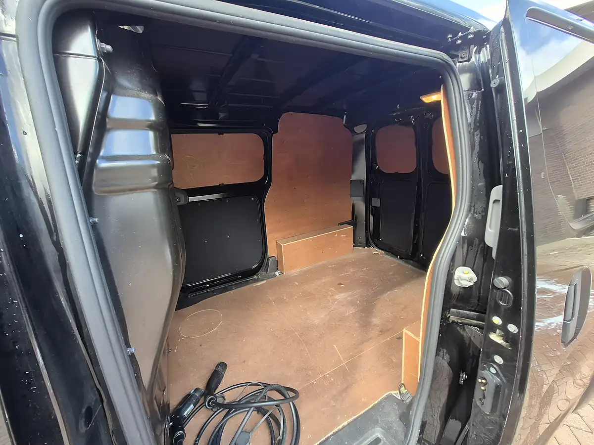 Used 2019 Nissan e-NV200 Acenta Black - Interior and Exterior details 11
