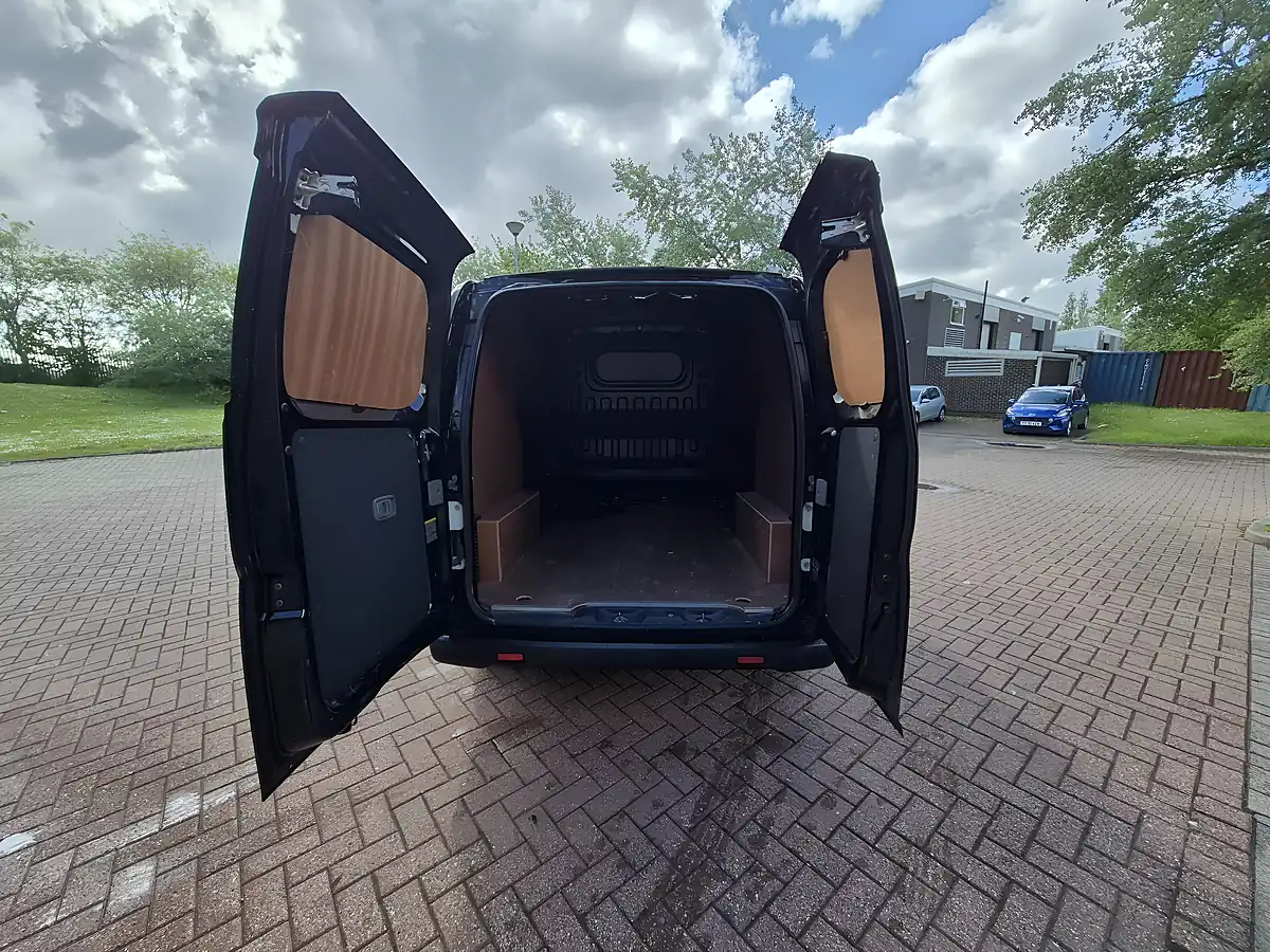 Used 2019 Nissan e-NV200 Acenta Black - Interior and Exterior details 13
