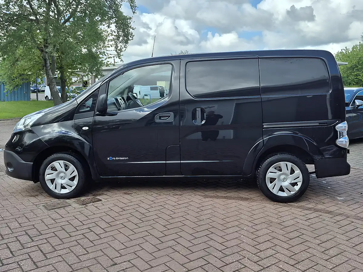 Used 2019 Nissan e-NV200 Acenta Black - Interior and Exterior details 7