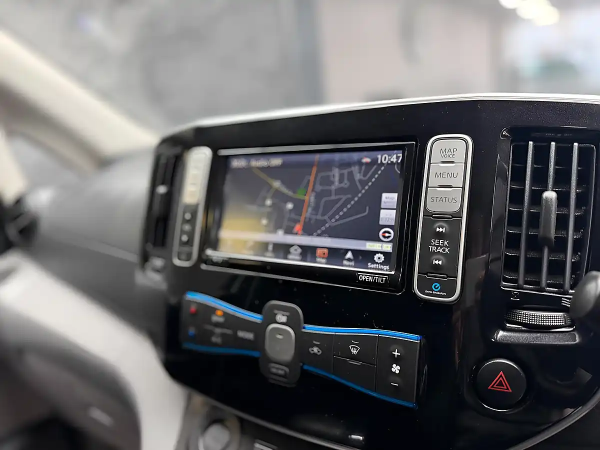 Used 2019 Nissan e-NV200 Tekna Silver - Interior and Exterior details 16