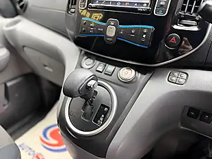 Used 2019 Nissan e-NV200 Tekna Silver - Interior and Exterior details 17