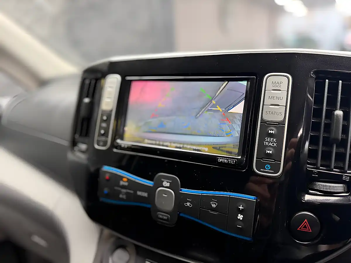 Used 2019 Nissan e-NV200 Tekna Silver - Interior and Exterior details 18